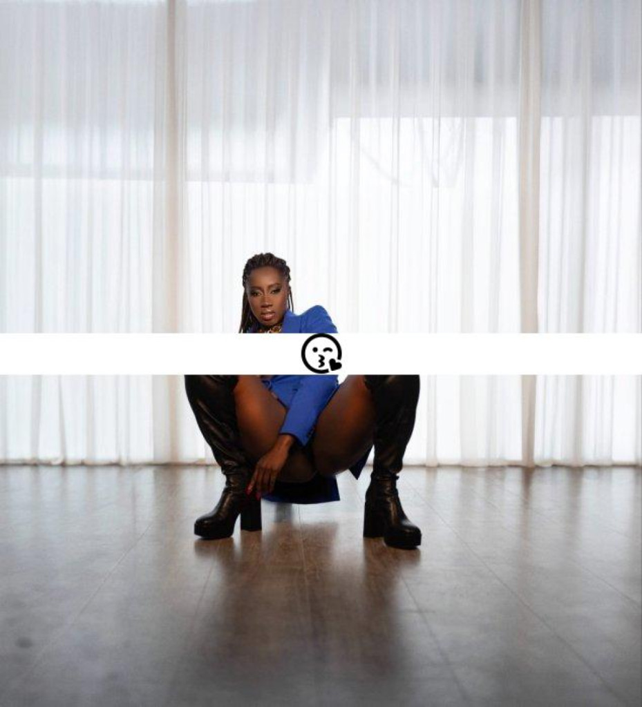 Naomi photo 1