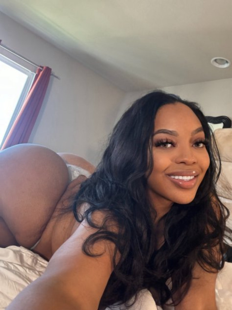 Miss Joi Amour photo 1