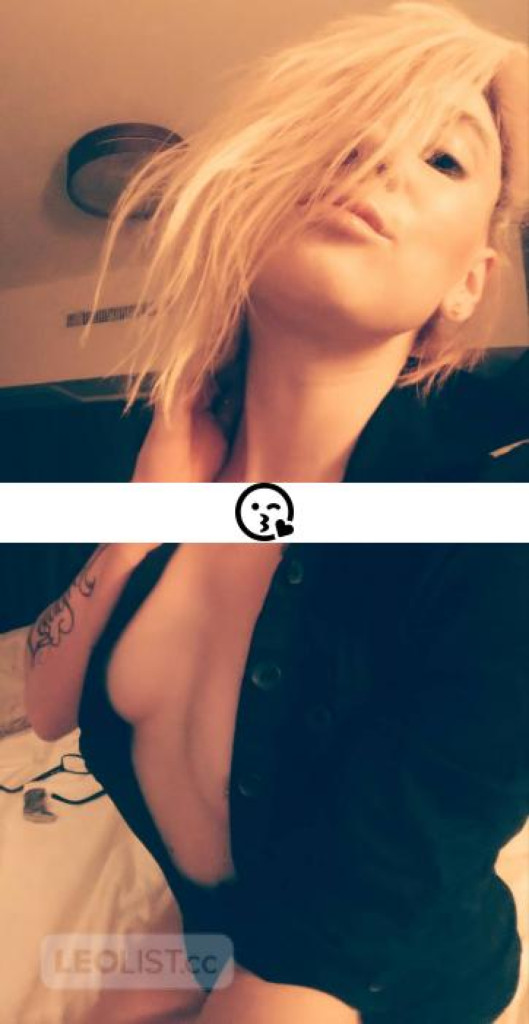 Emilyy photo 1