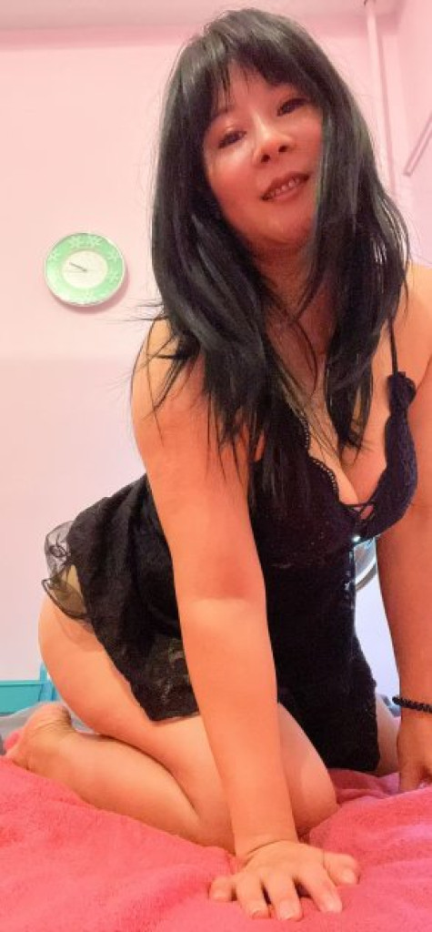 I am a Korean girl photo 1
