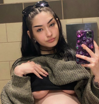 I’m available for both incall and outcall service, FaceTime fun