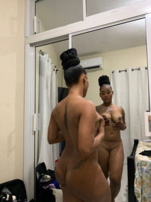 &ldquo;Hi, I'm Arisleidy, I'm available, love&rdquo;