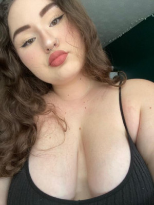 I'm Horney young hot girl Sexy Classy and Wet an FunFriendly Available