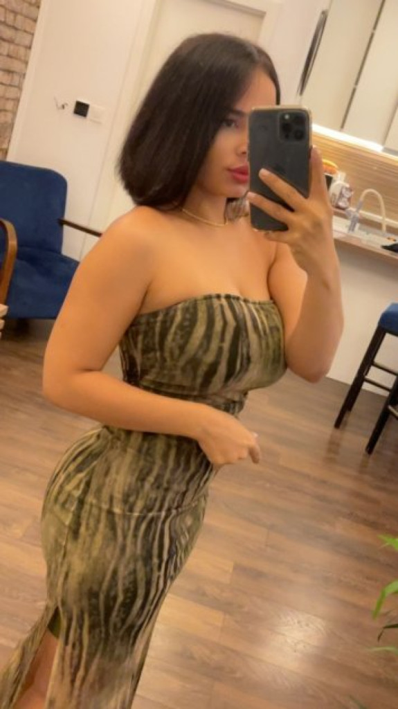 camila photo 1