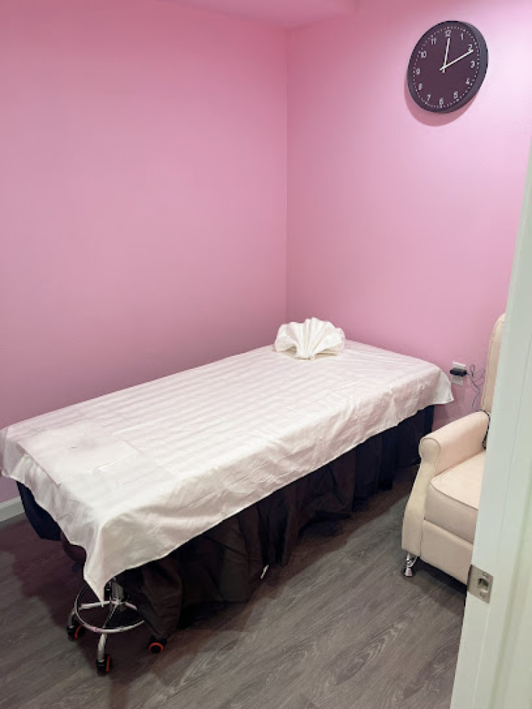 Blue tide massage photo 1