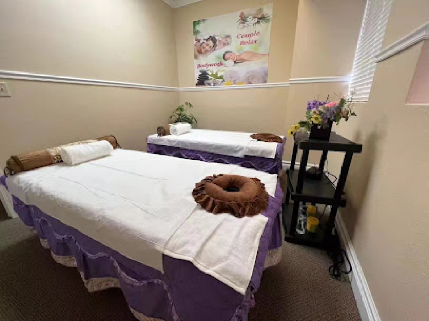 Smiling Foot Massage photo 1