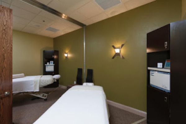 Deluxe Massage listing photo