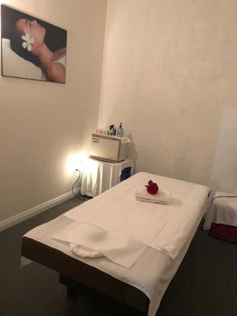 Rose Massage photo 1
