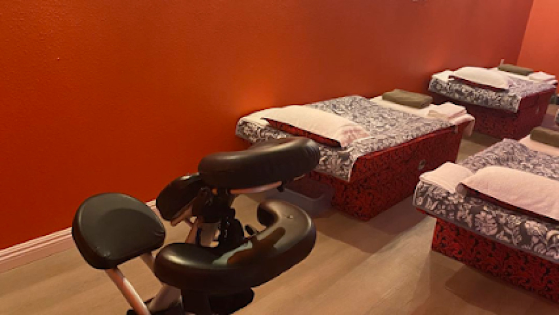 Diamond massage photo 1