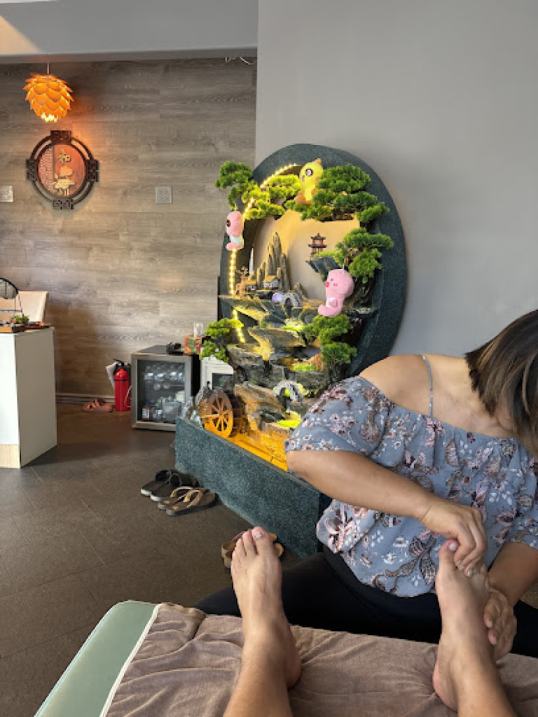 Healthy Foot Massage photo 1