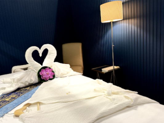 Blue Moon Spa listing photo