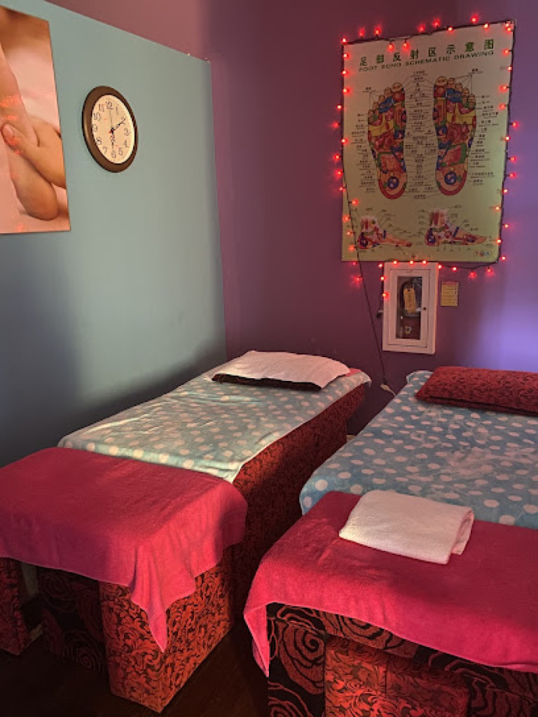 Oak Massage photo 1