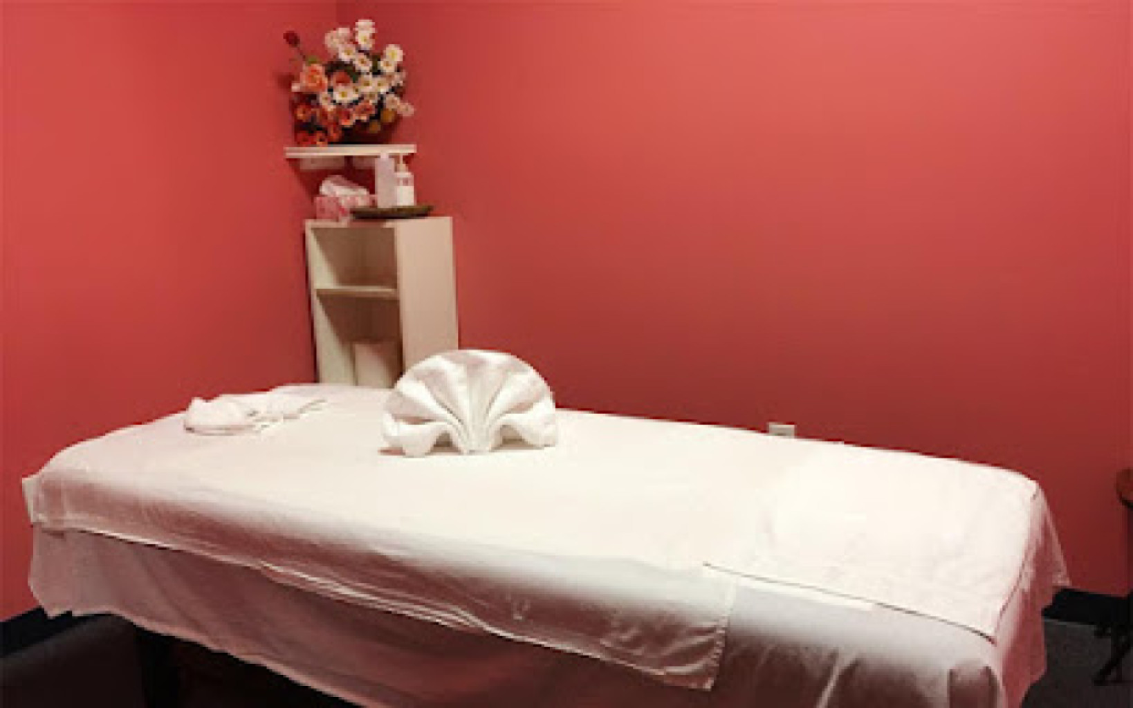 Massage 2 Unwind photo 1