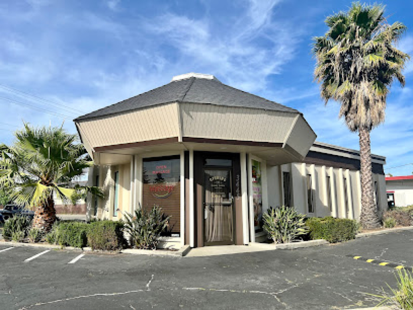S L Day Spa photo 1