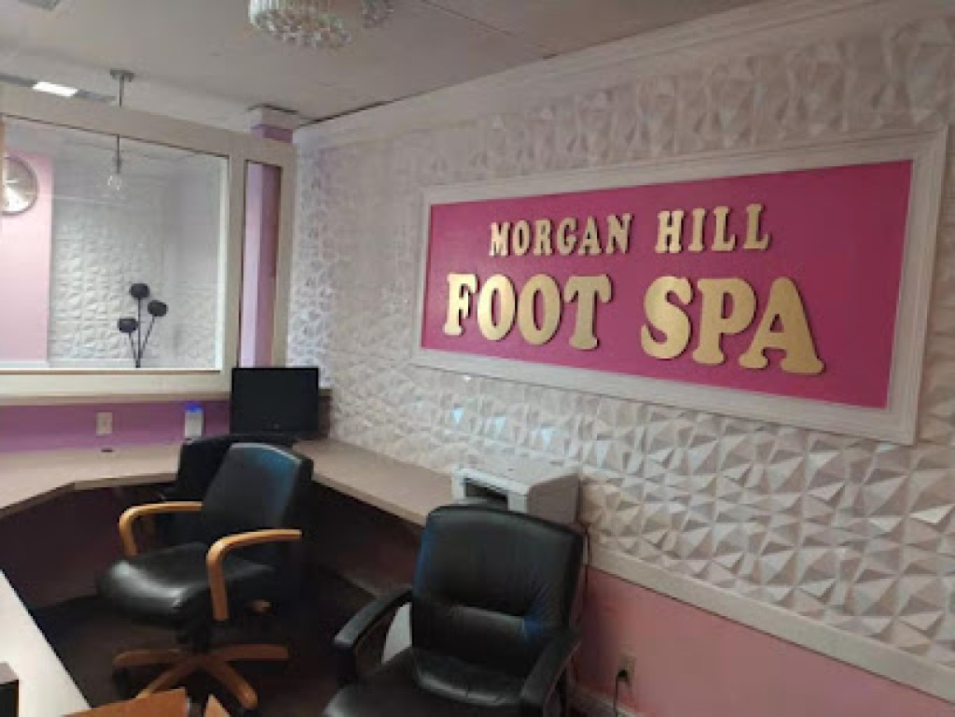 Elegant foot spa photo 1