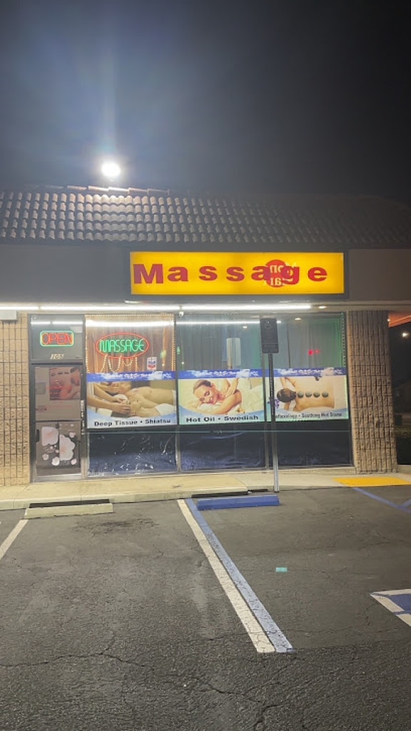 Cozy massage spa photo 1