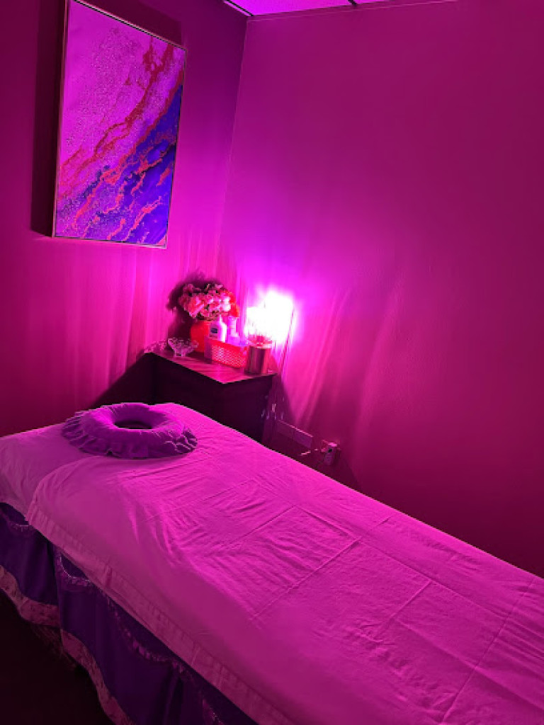 RELAX ACUPRESSURE MASSAGE photo 1