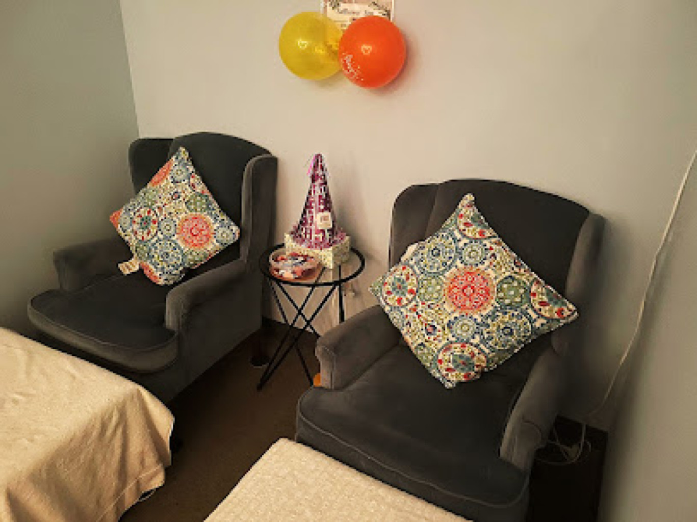 Cosmetic and massage photo 1