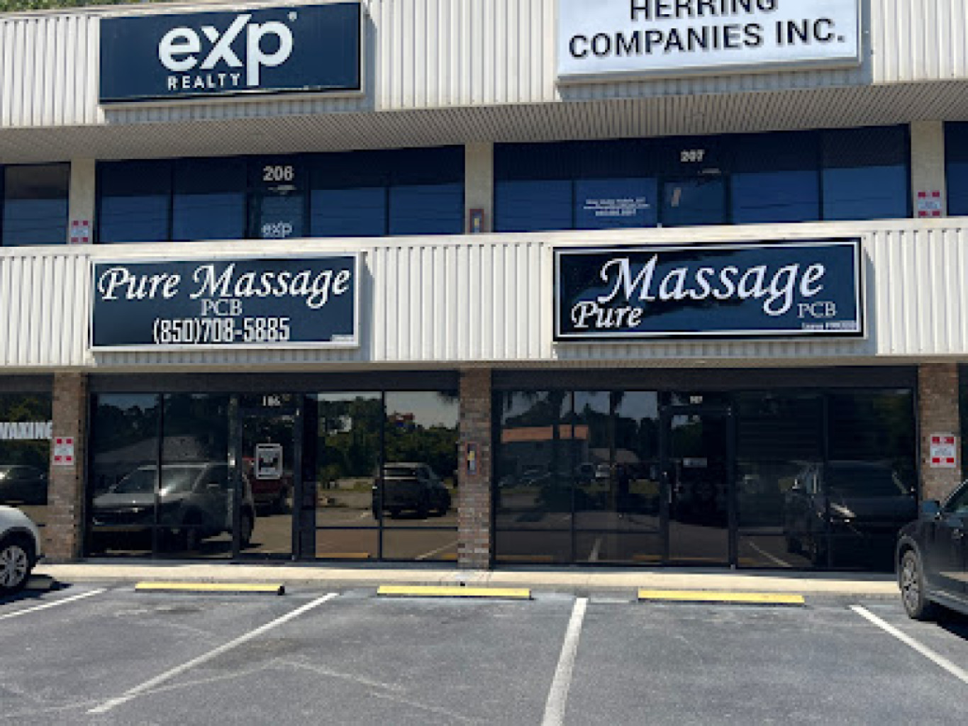 Pure Massage photo 1