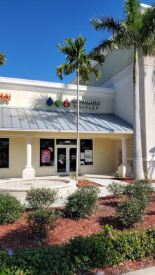 Palm Spa listing photo