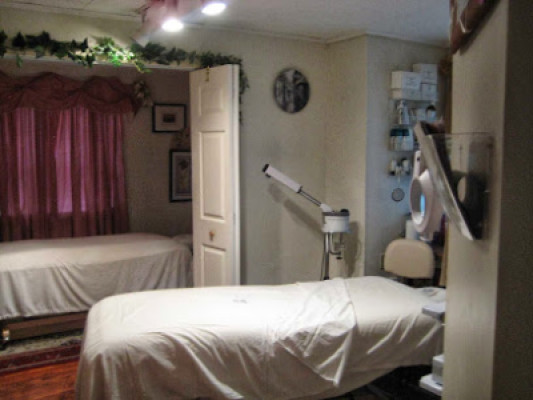 Blue Moon Spa listing photo