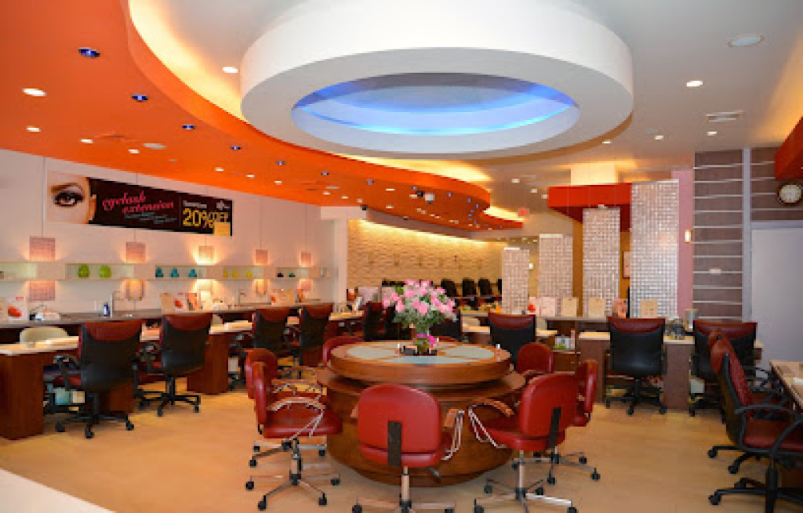 Posh Nail & Massage photo 1