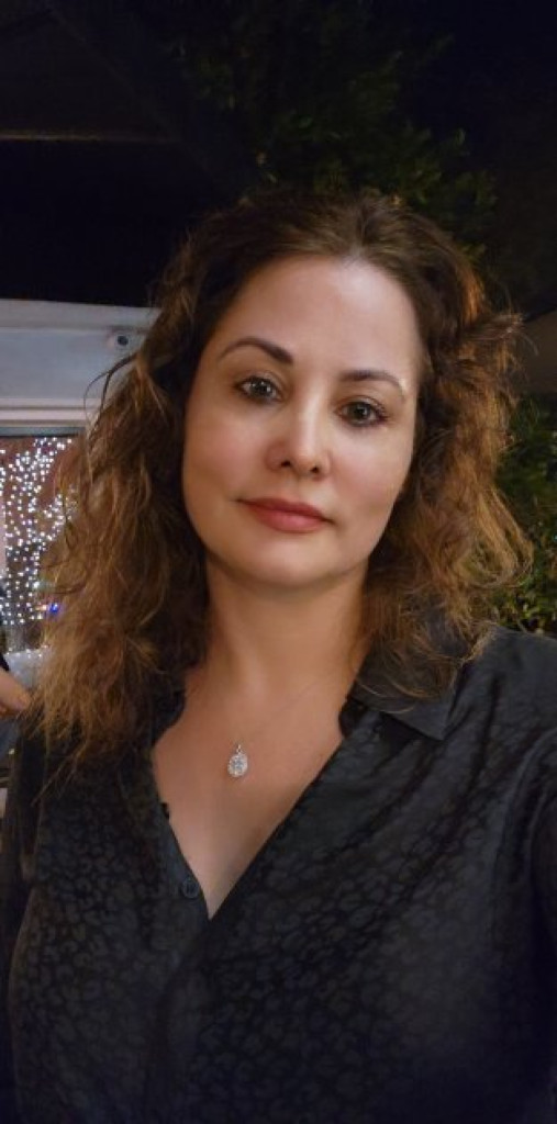 Lara photo 1