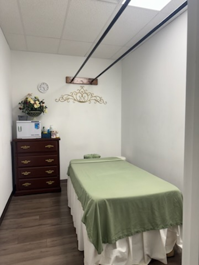 Bamboo Massage photo 1
