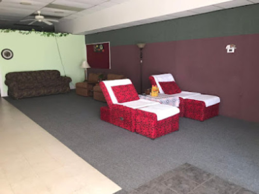 Queen Spa listing photo