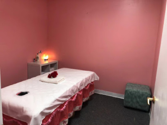 Queen Spa listing photo