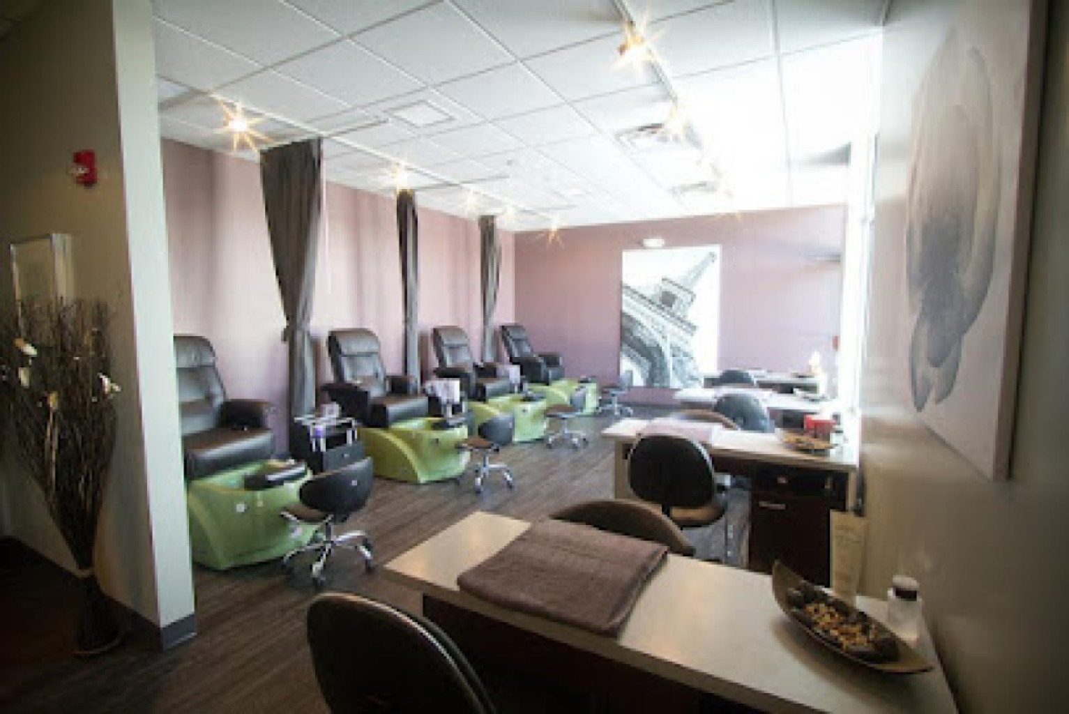 Day spa and massage photo 1