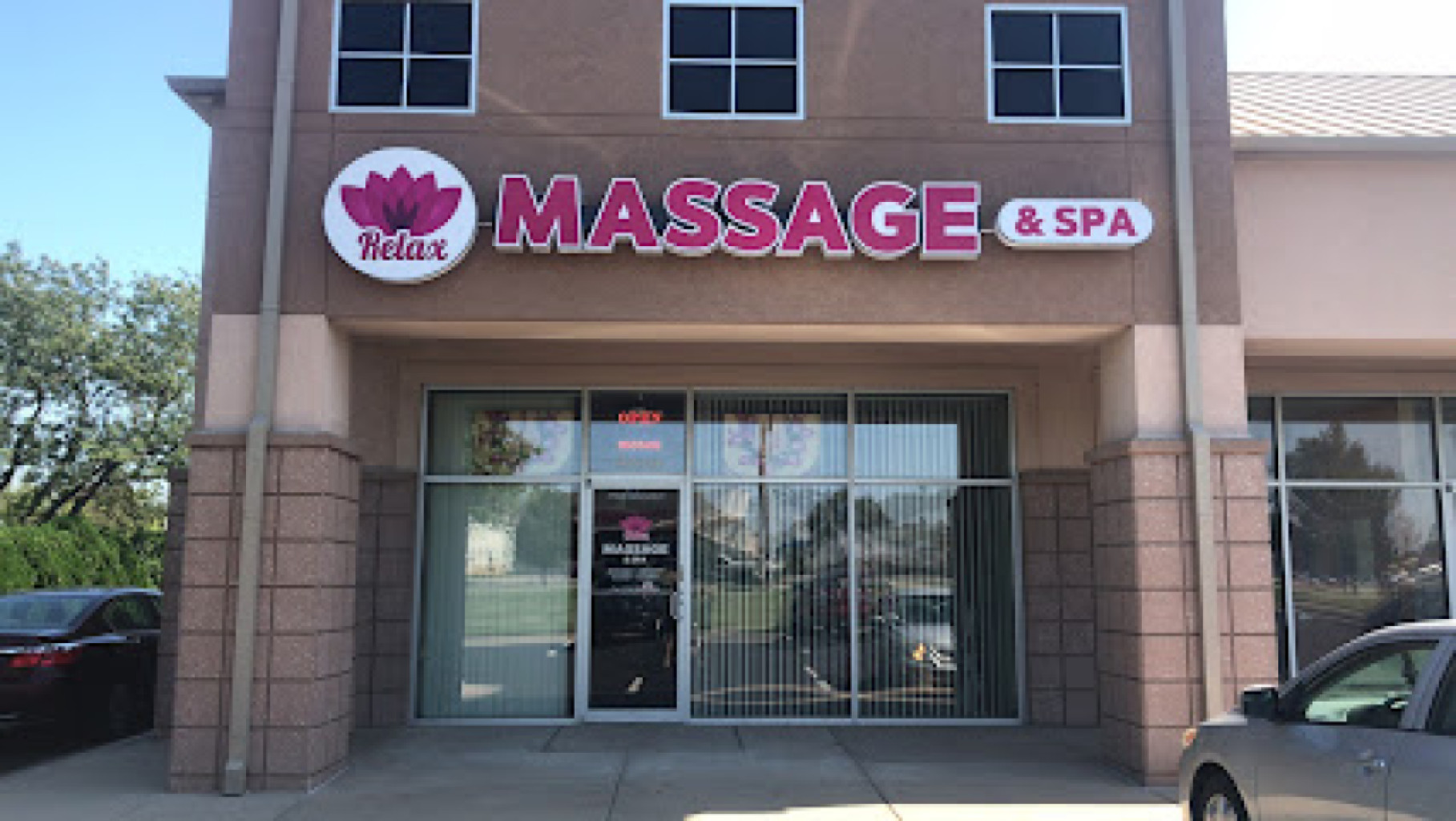 Relax Massage and Spa photo 1