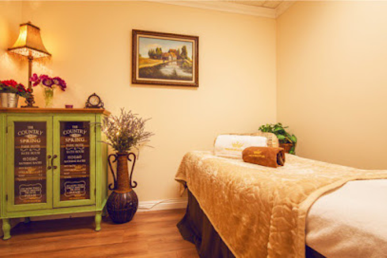 Younique Massage Spa photo 1