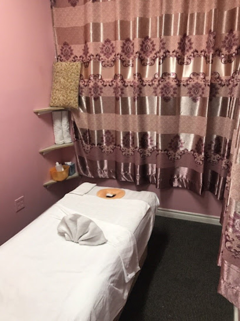 Lucky Feet Massage photo 1