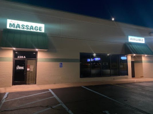 Lees Massage listing photo