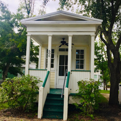 Lucky's Spa listing photo