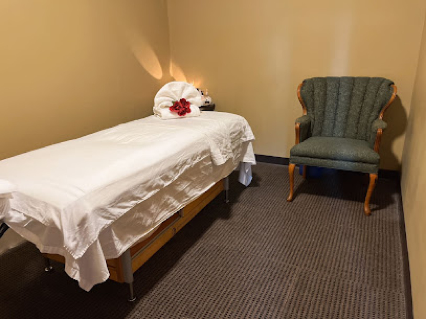 Sunflower Massage photo 1