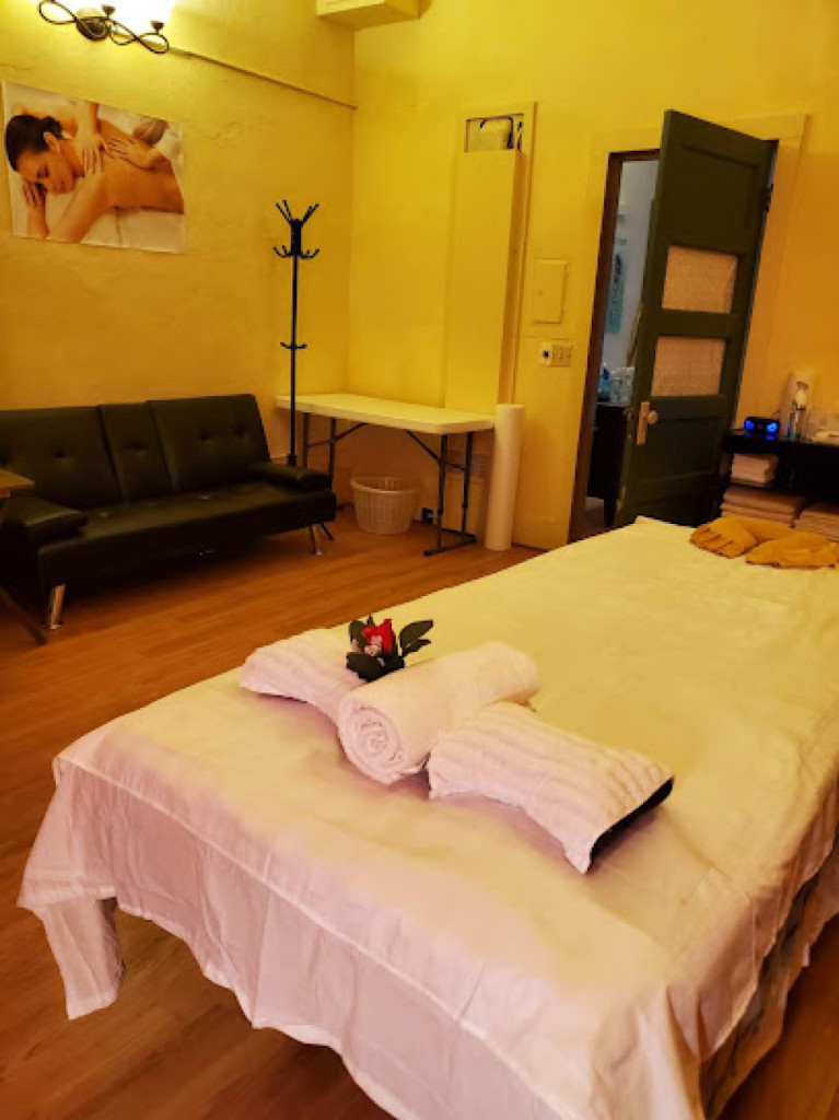 Healthy Foot Massage photo 1