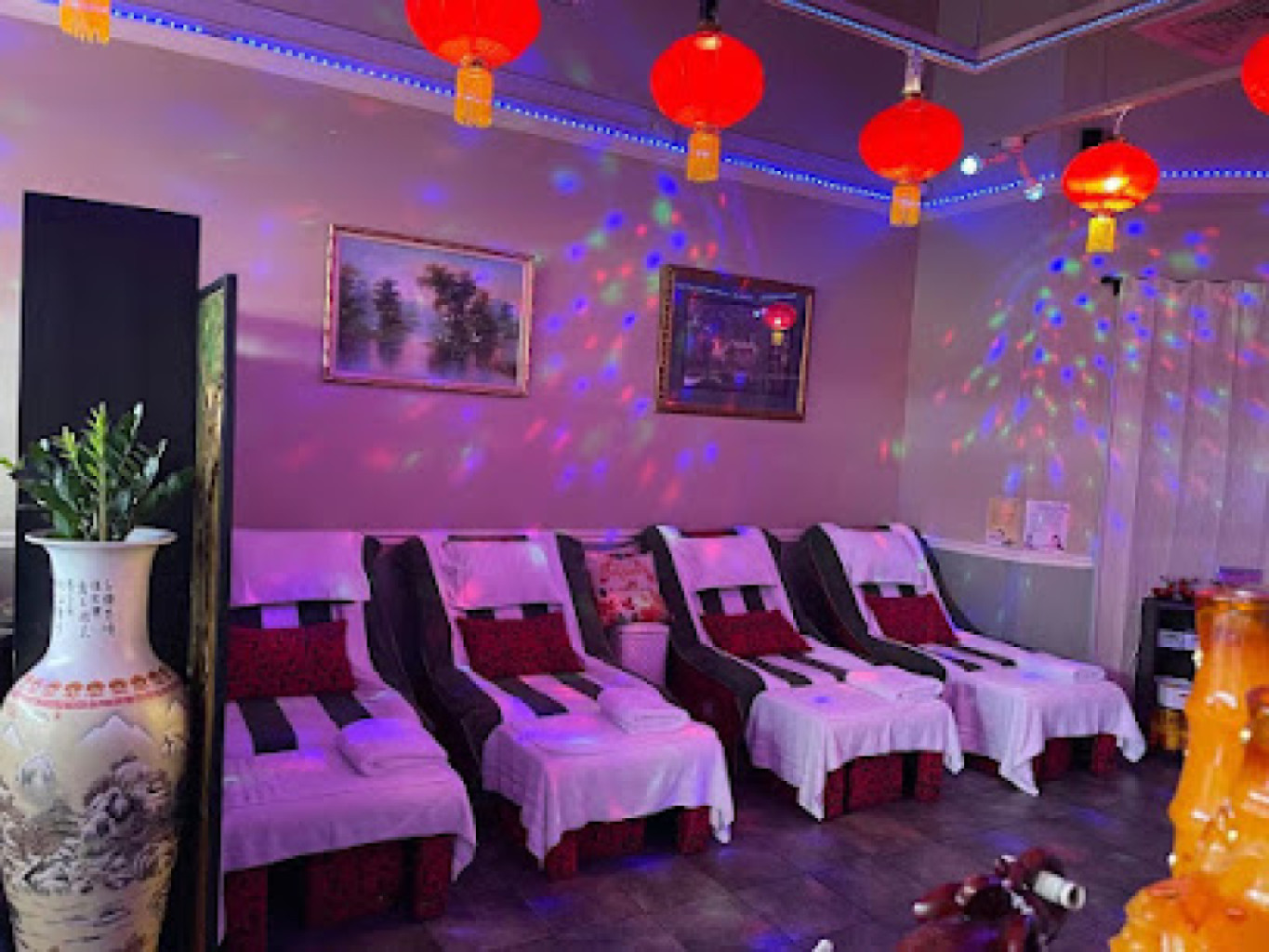 Massage and Foot Spa photo 1