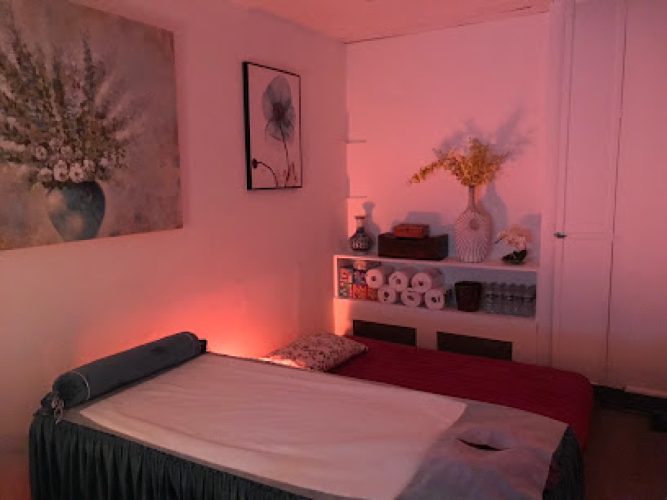 ZEN BODYRUB photo 1