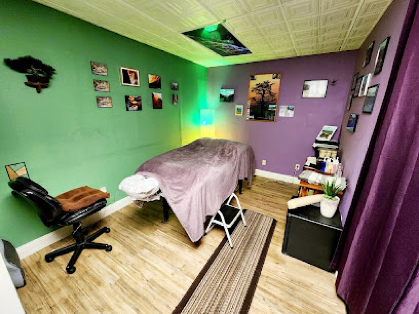 Massage Therapist Man photo 1