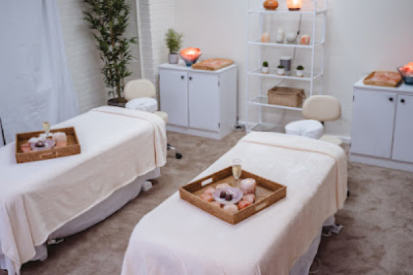Zen'd Out Couples Massage Spa listing photo