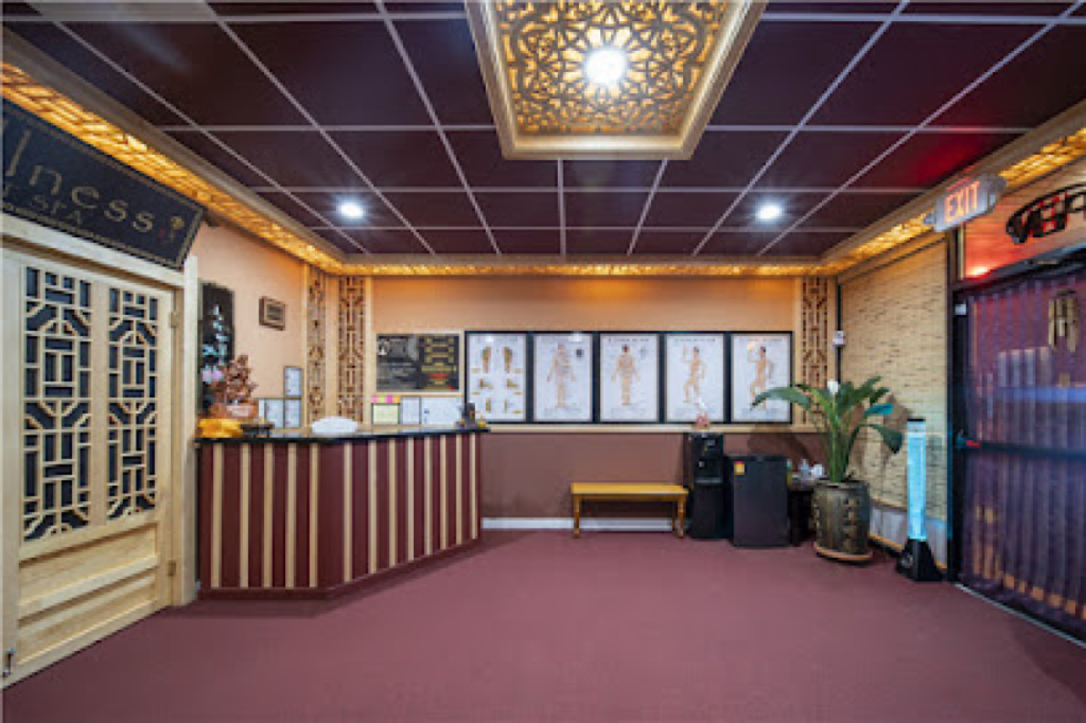 Wellness foot spa photo 1