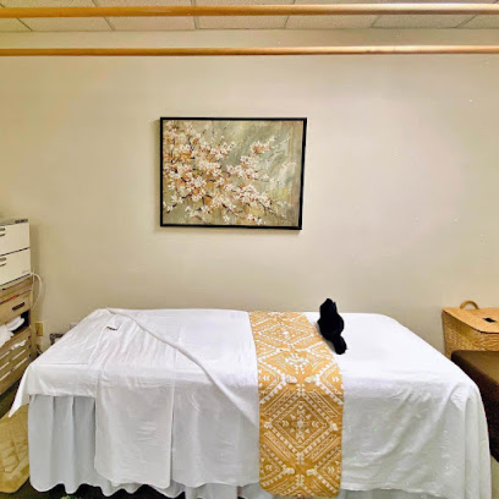 In The Moment Massage photo 1