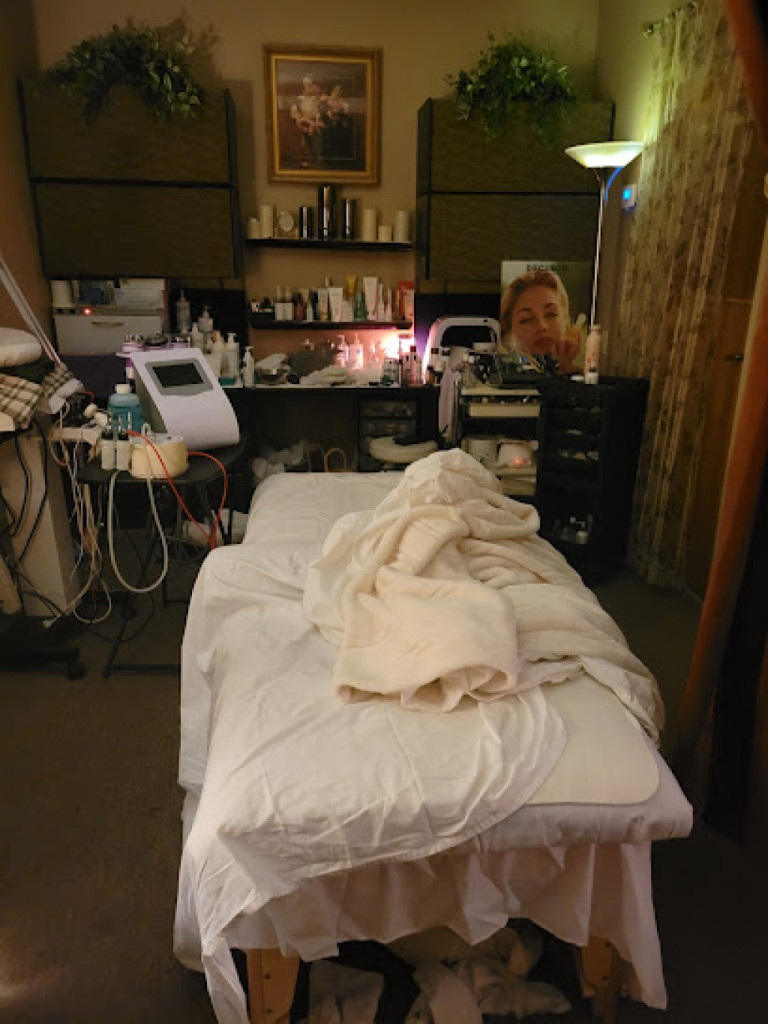 Face And Body Massage photo 1