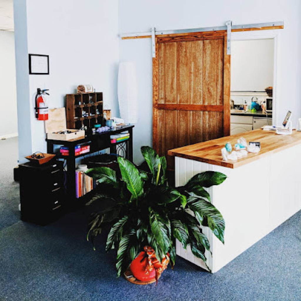 Calming Hands Massage & Wellness photo 1