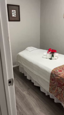 Violet Spa listing photo