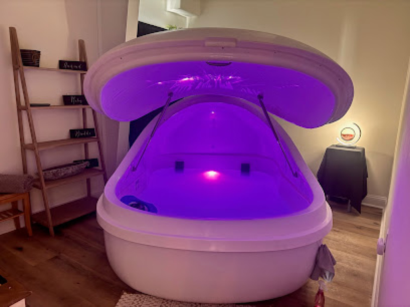 Blue spa photo 1