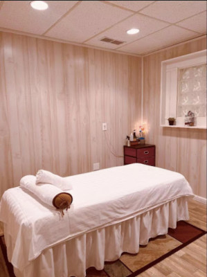Bear Hug Massage & Spa listing photo