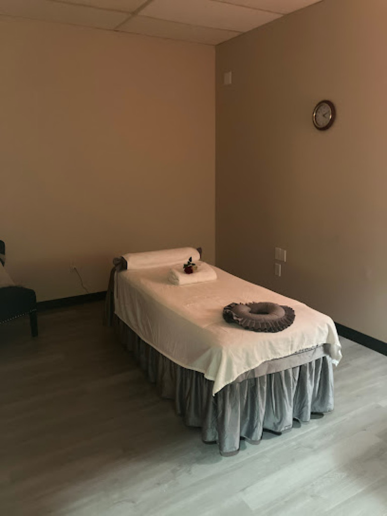 Asian Massage Heart photo 1